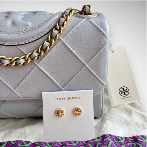 AUTHENTICATED NWT Tory Burch Fleming Soft Shoulder Bag & Miller Pavé Studs $700 - Picture 3 of 17